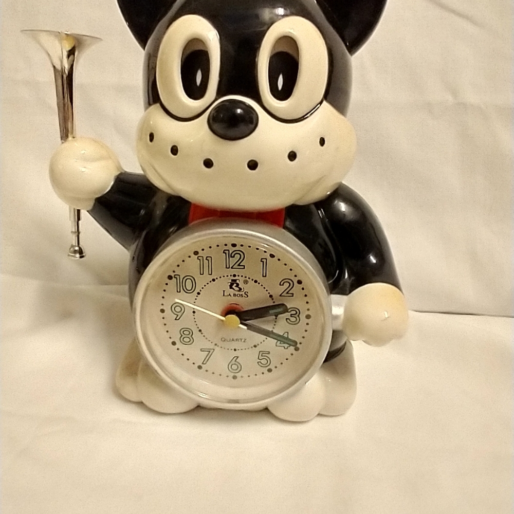Norakuro alarm clock